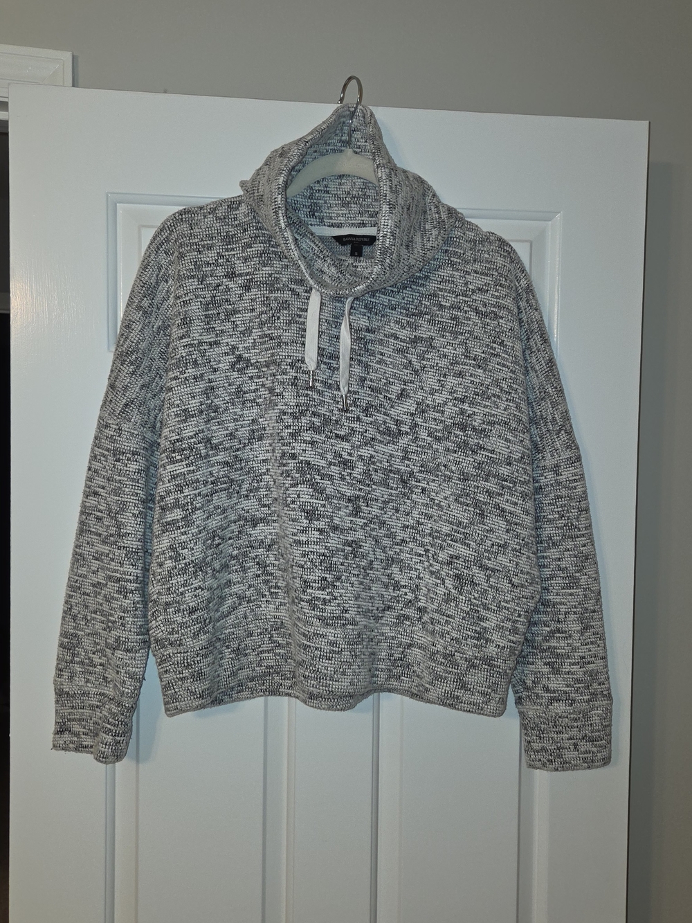 Banana Republic Gray Marled Knit Sweater
